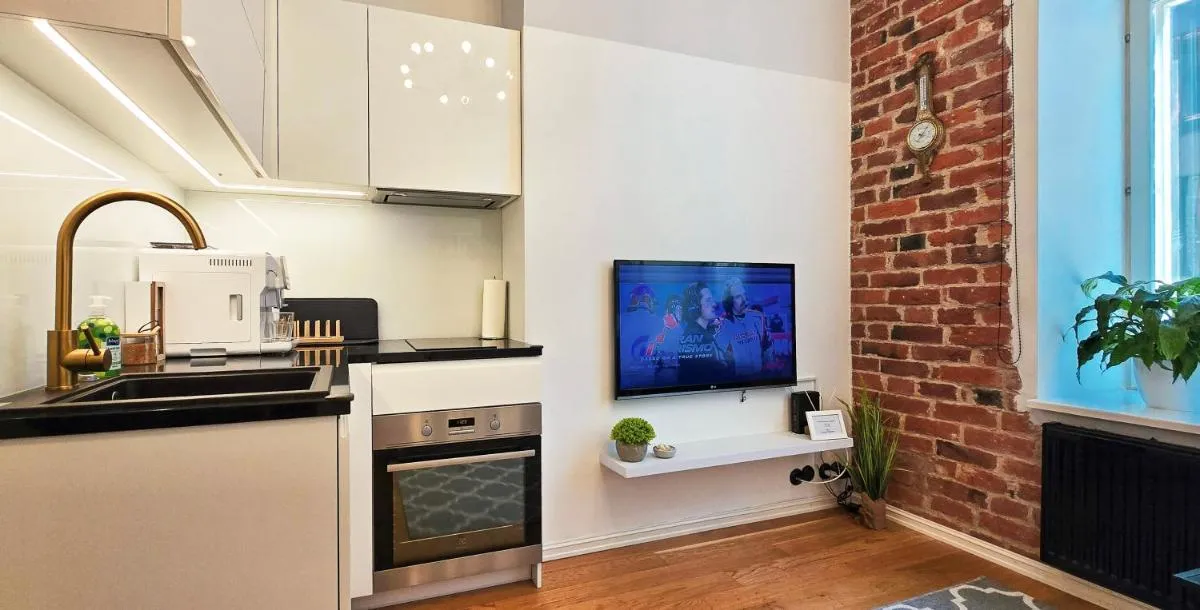 Image 4 of Stylish historic loft – your comfy Old Town stop!