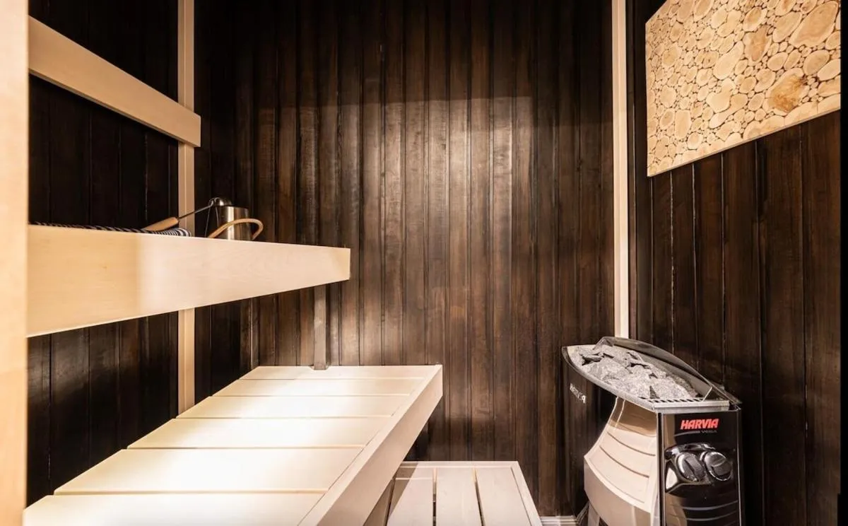 Image 2 of Stylish studio with sauna in Old Town