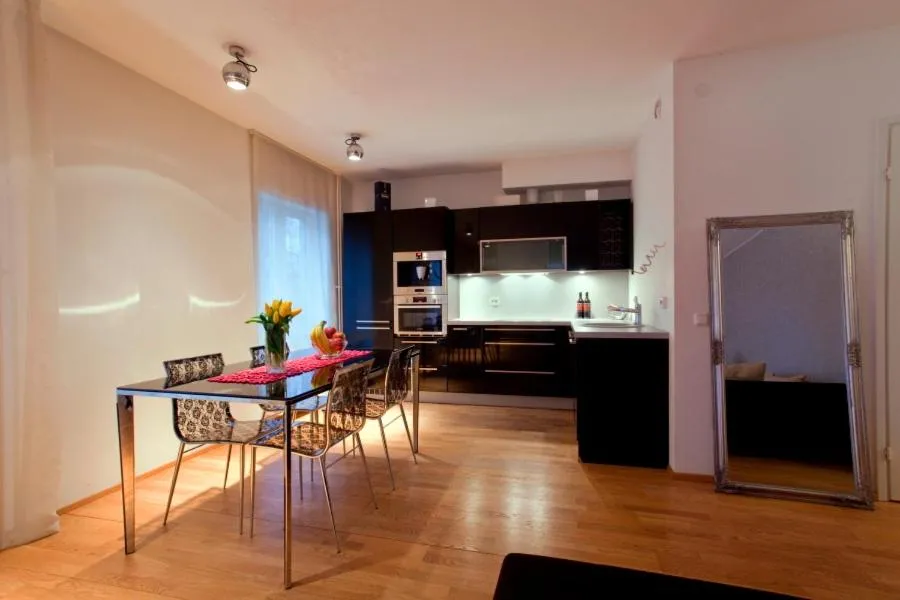 Image 3 of Tatari Apartment