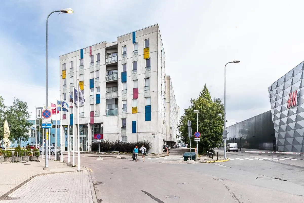 Image 4 of Top floor near ferry terminal – free parking