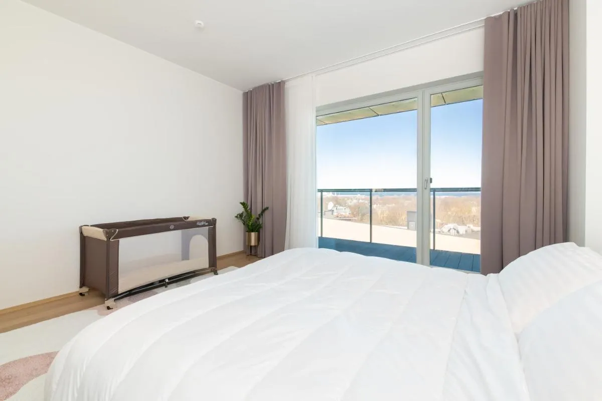 Image 1 of 4bdr Modern and Stylish Apartment near Kadriorg with Free Parking