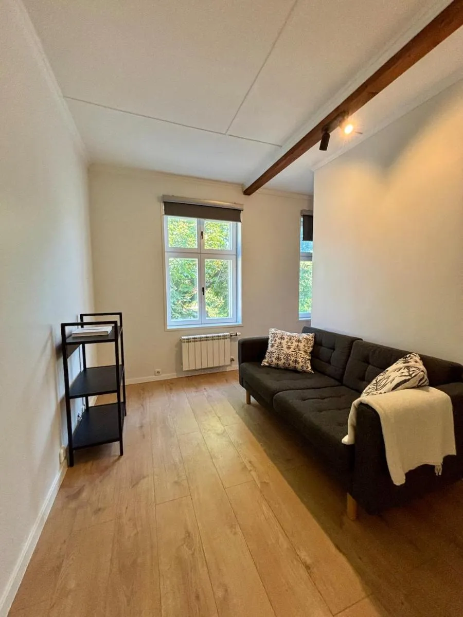Image 3 of Bright & quiet apartment near city centre