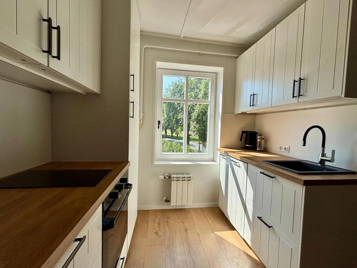 Image 2 of Bright & quiet apartment near city centre