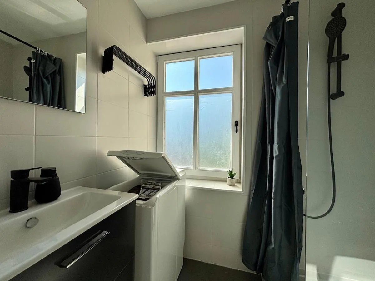 Image 1 of Bright & quiet apartment near city centre