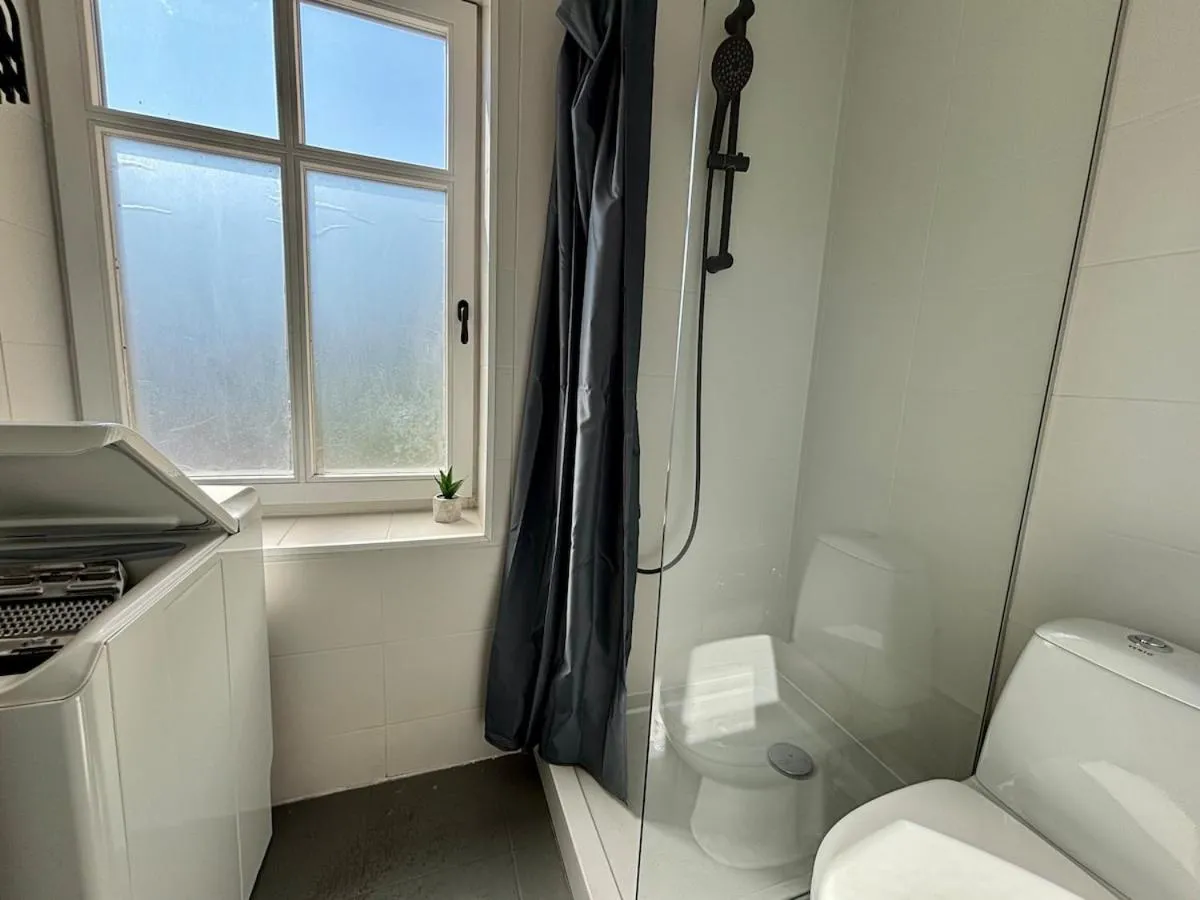 Image 6 of Bright & quiet apartment near city centre