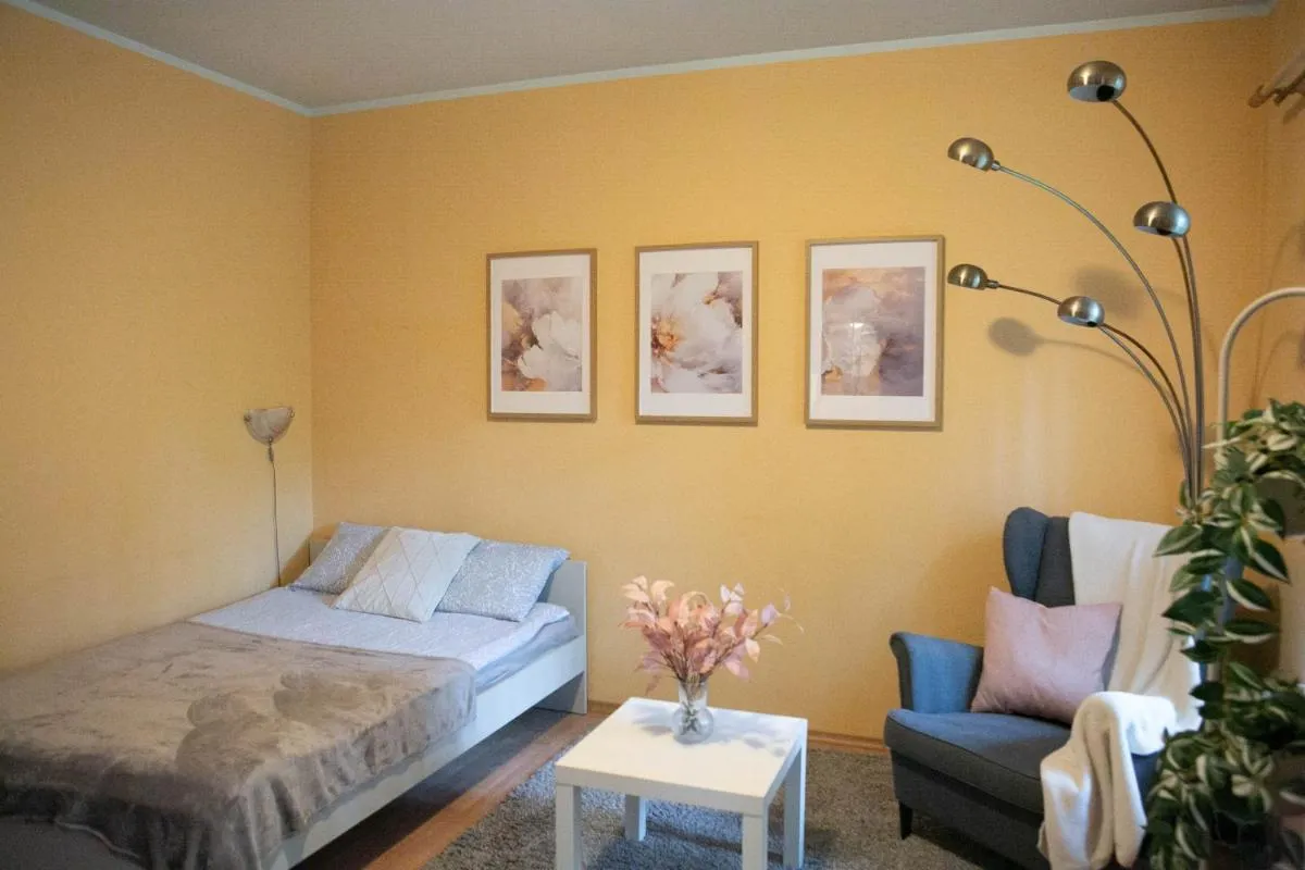 Image 1 of Center of city apartments, bus station 1min, airport 5 min