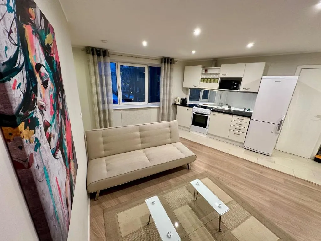 Image of Central Location Apartment with Wide Bath