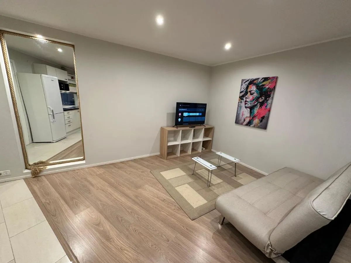 Image 4 of Central Location Apartment with Wide Bath