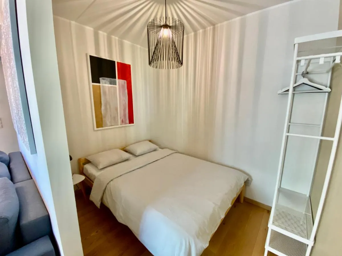 Image 1 of Charming City Centre Apartment – Spacious Balcony and Private Garden