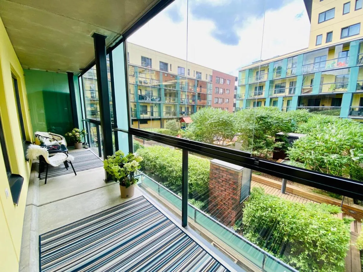Image 5 of Charming City Centre Apartment – Spacious Balcony and Private Garden