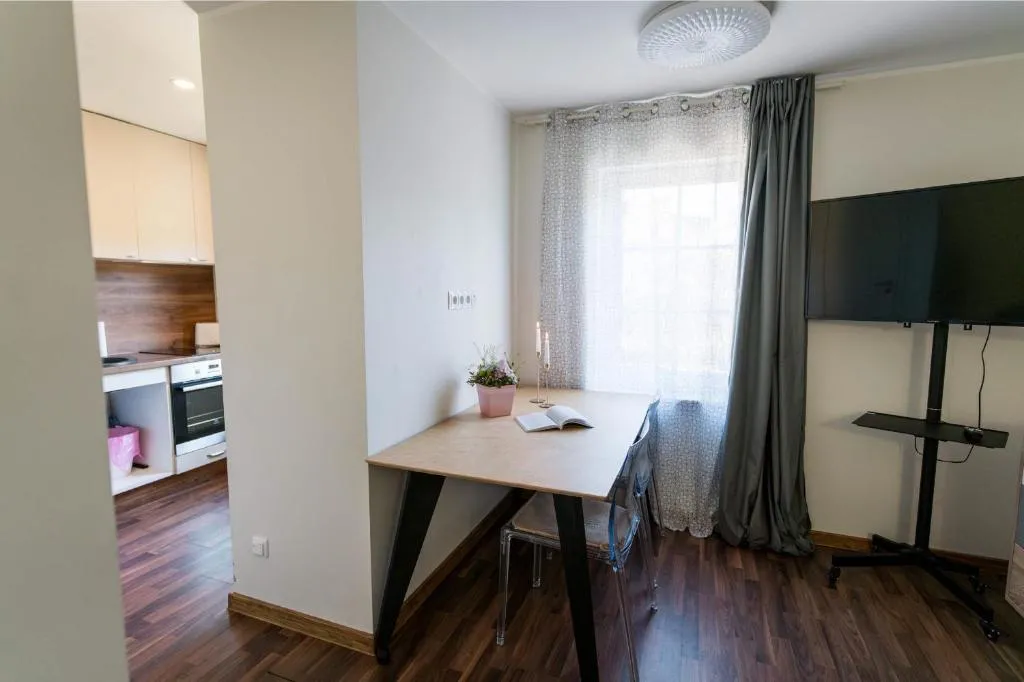 Image of Cozy Studio on Veerenni St, garden views.