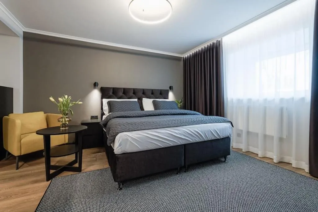 Image 6 of Elegant 28m2 Studio Flat 3min Walk from Old Town