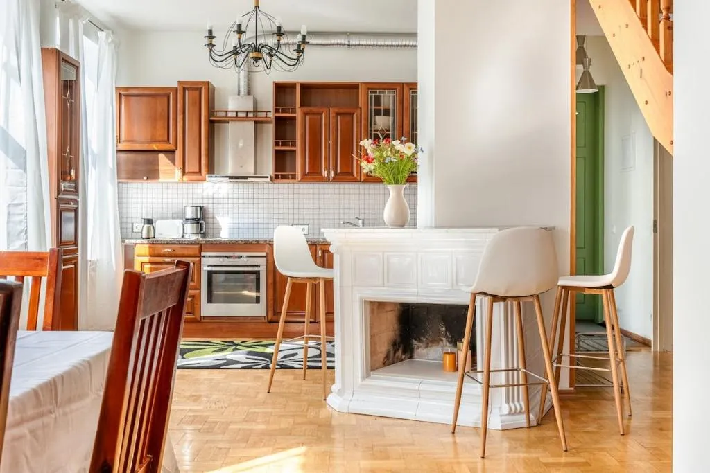 Image of Large and cozy 2-level apartment