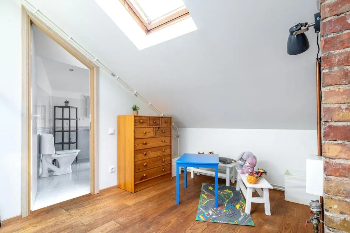Image 2 of Large and cozy 2-level apartment