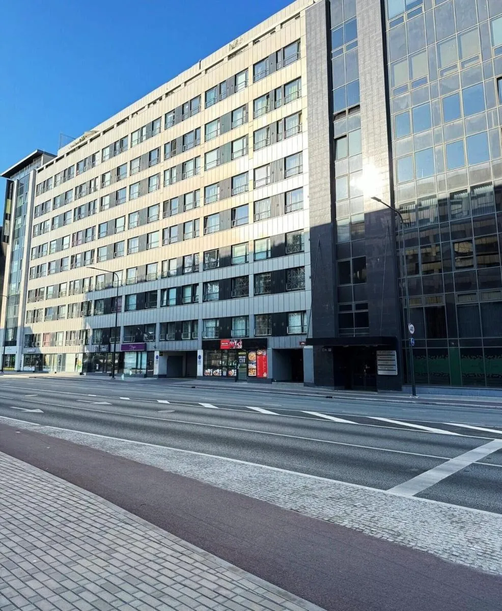 Image 5 of Modern 1BR Near Port & City Center
