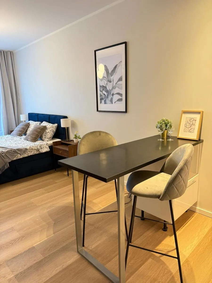 Image 3 of Modern 1BR Near Port & City Center