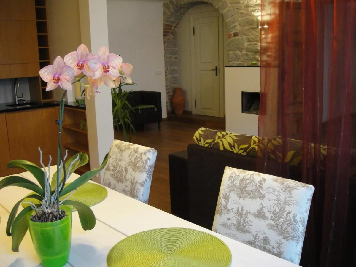 Image 3 of Old Town Apartment
