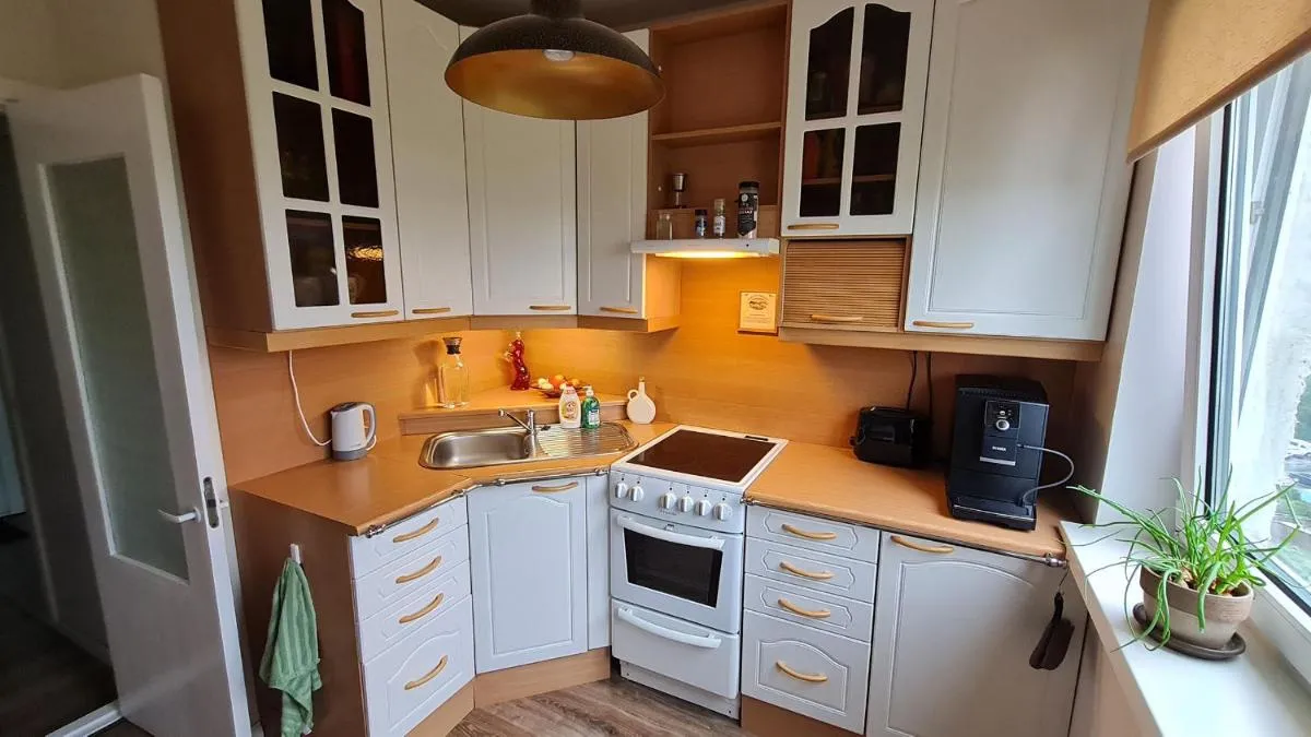 Image 2 of Stylish Studio with Panoramic Views