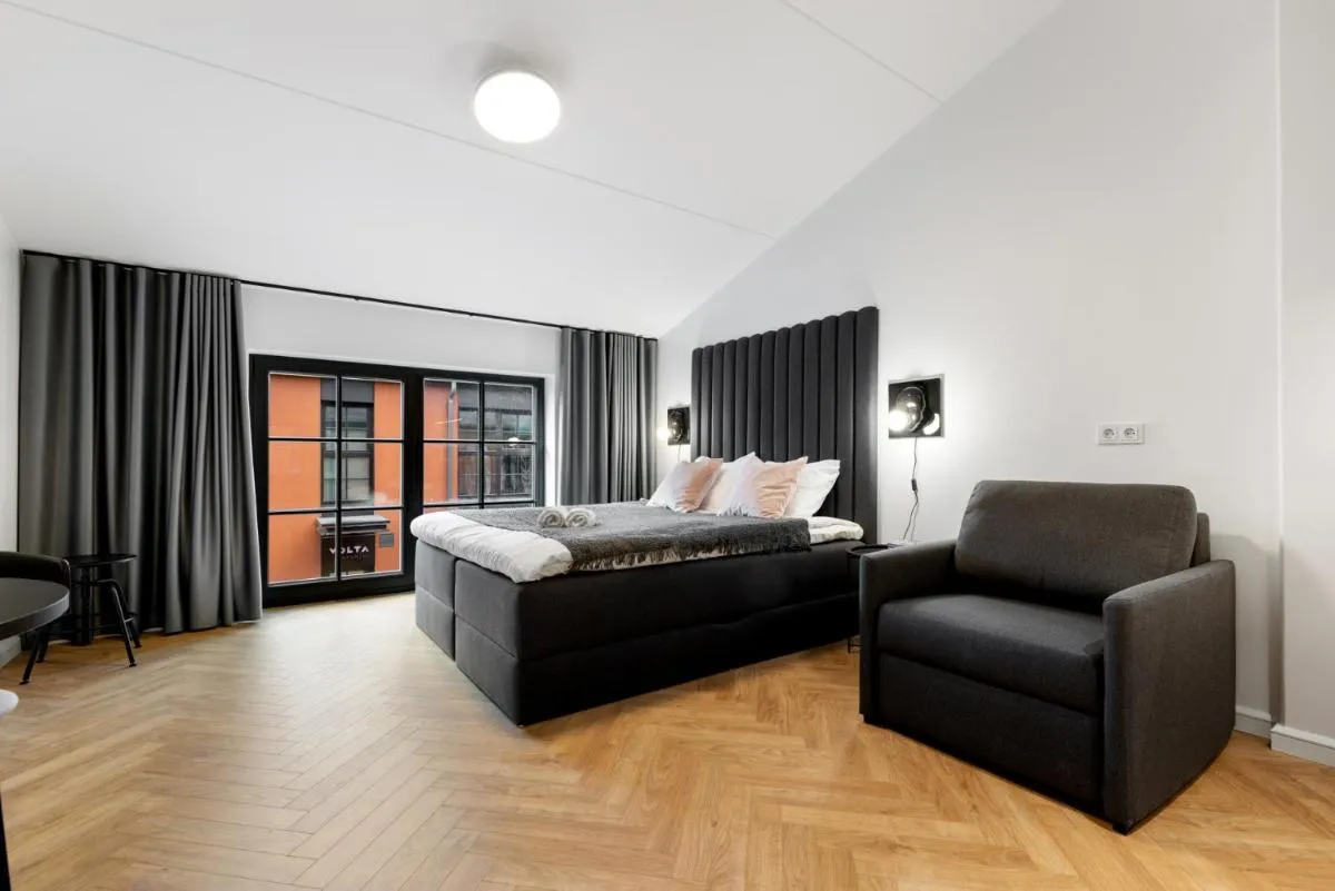 Image 6 of Stylish Volta Quarter Studios with AC