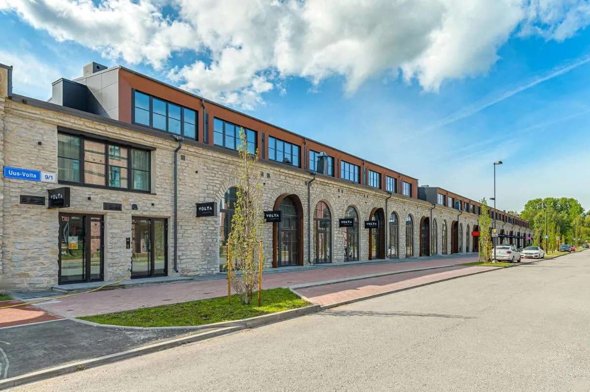Image 5 of Stylish Volta Quarter Studios with AC
