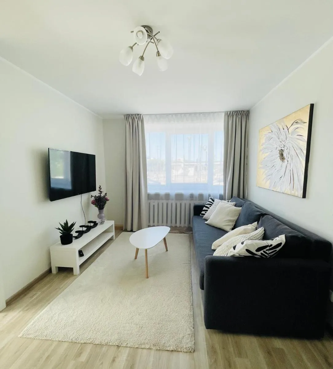 Image 3 of Stylish apartment in Central City