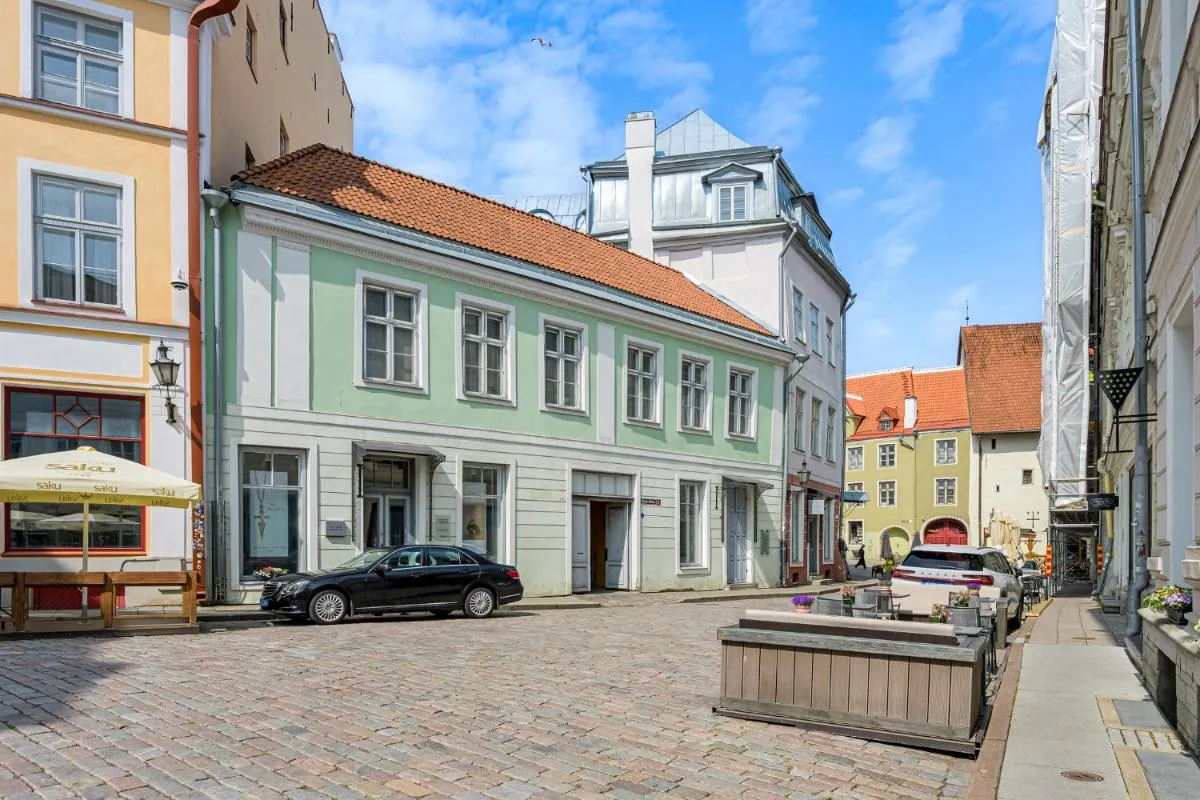 Image 5 of Tallinn Old Town silent garden House